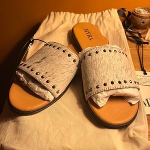 Myra size 9 cow hide sandals